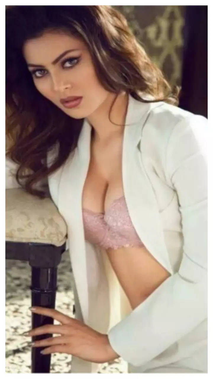 10 Times When Urvashi Rautela Showed Her Sensual Side Of Fashion Style |  Times of India