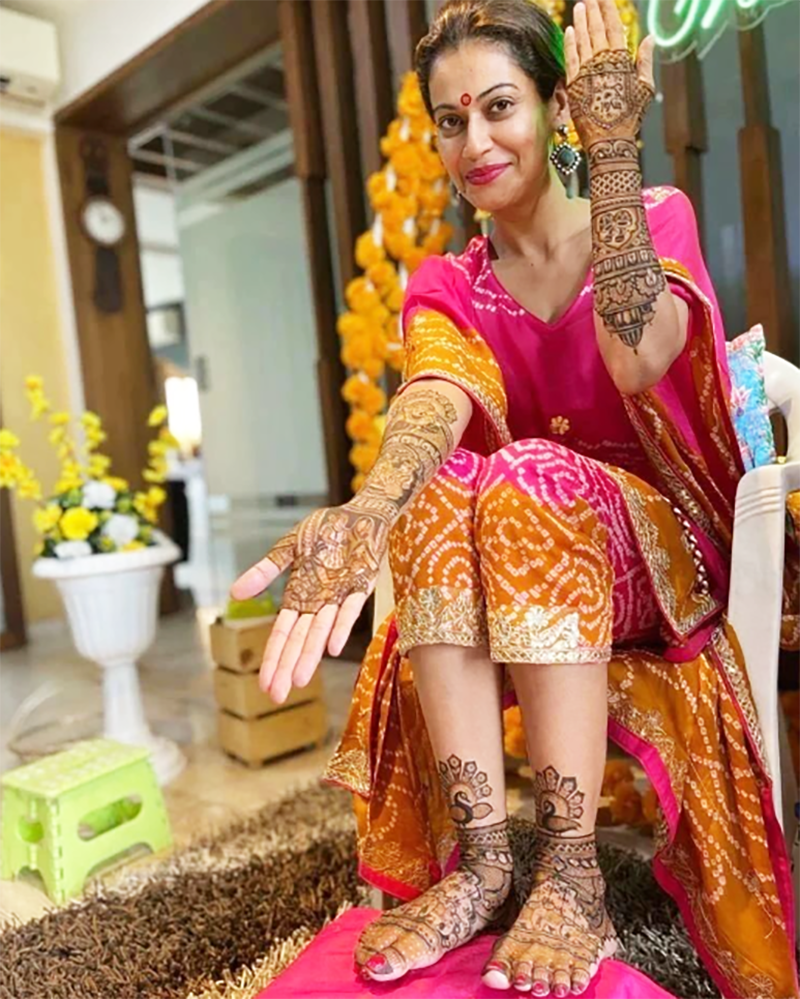 Bride-to-be Payal Rohatgi flaunts her mehendi in these new pictures ahead of her wedding