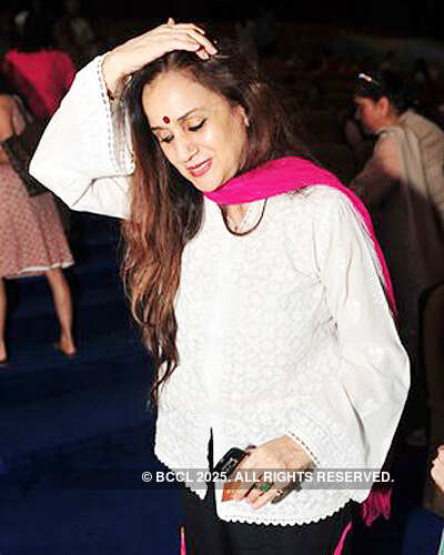 Play: 'Kucch Bhi Ho Sakta Hai'