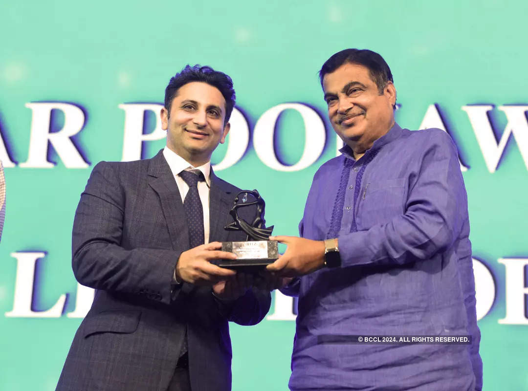 Nitin Gadkari presents the 2021 AIMA Managing India Awards in multiple categories
