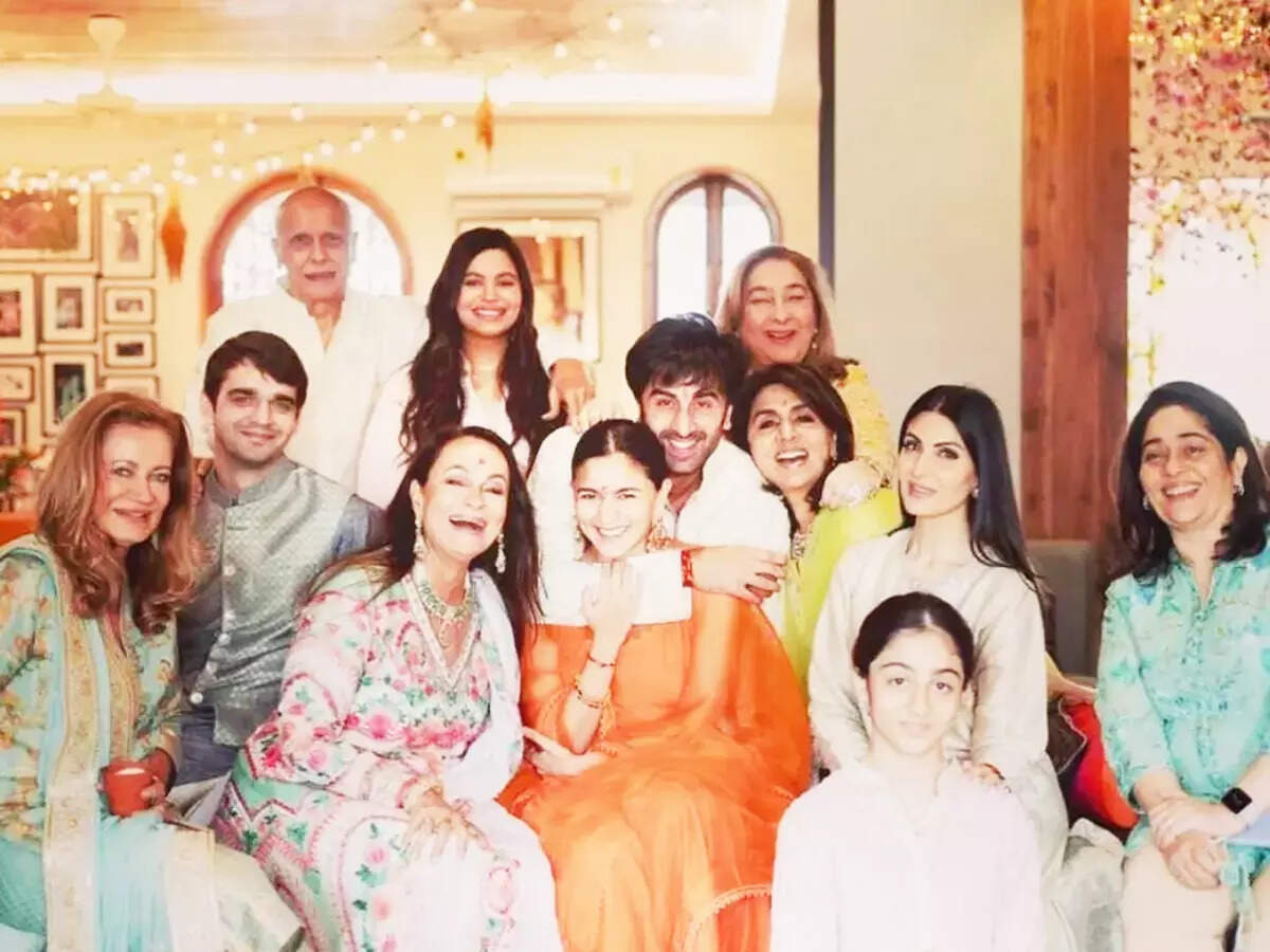 Alia Bhatt wishes 'soon-to-be dadi maaaaa' Neetu Kapoor on birthday with this lovely unseen picture from her haldi