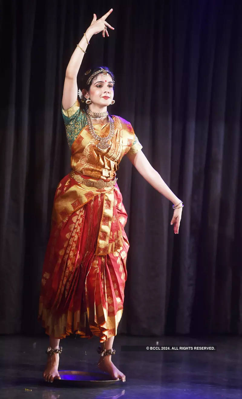 Kuchipudi dancers enthrall Delhiites on World Dance Day