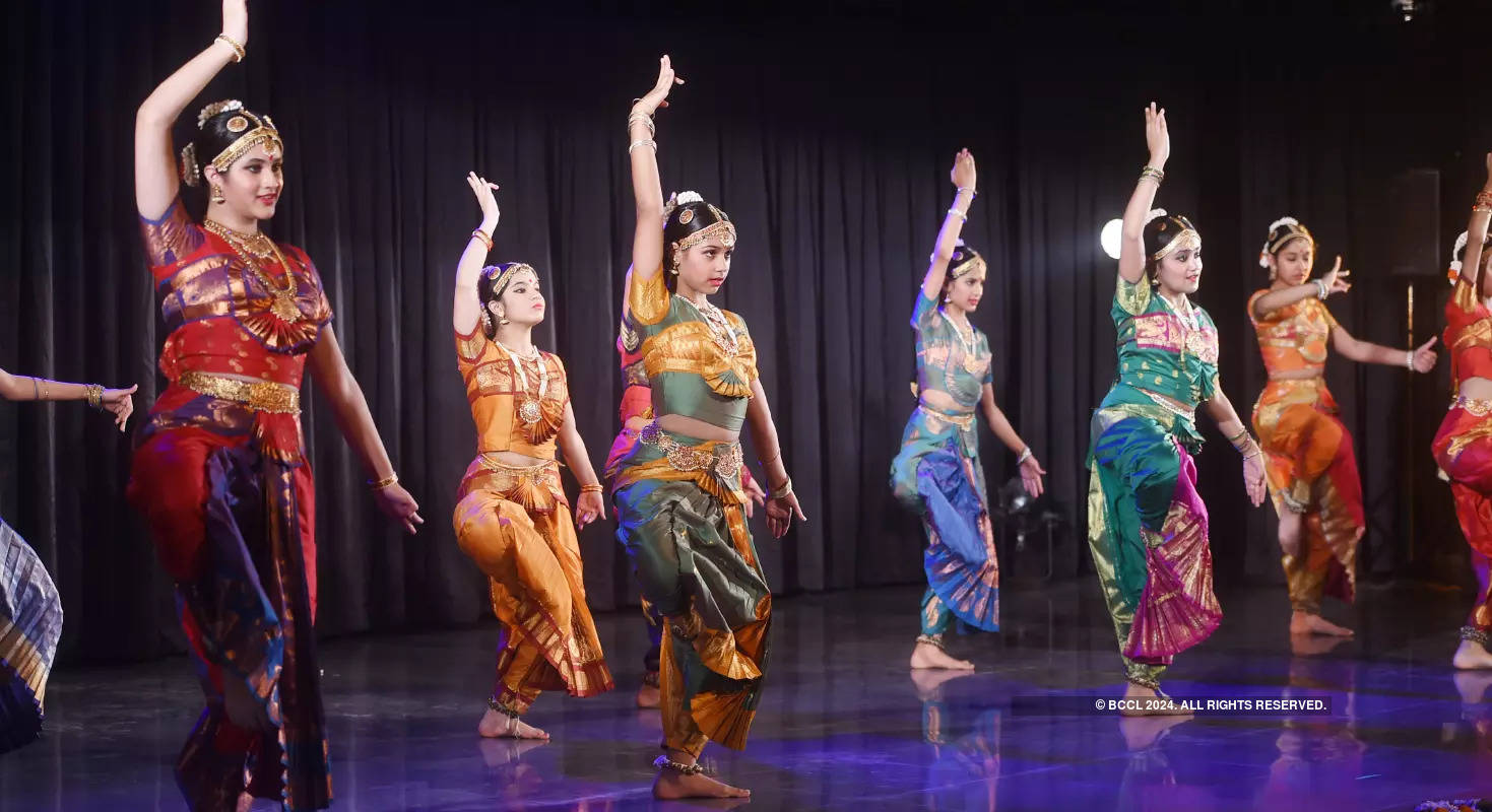 Kuchipudi dancers enthrall Delhiites on World Dance Day
