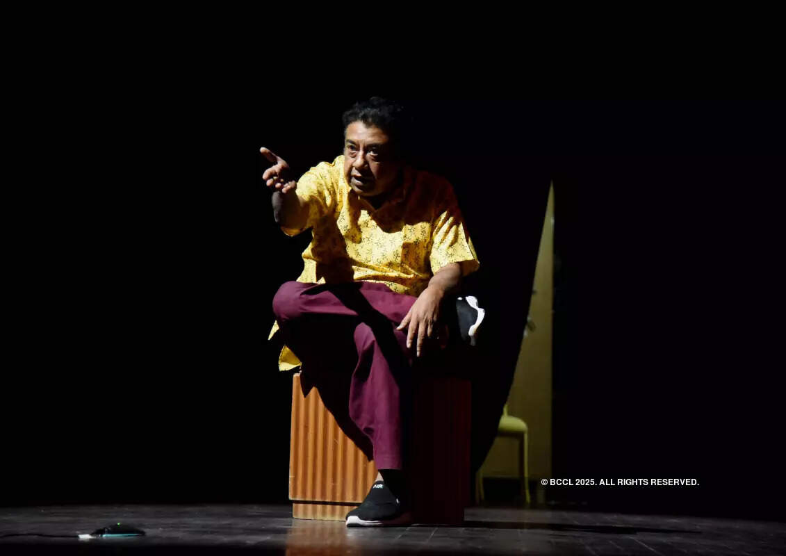 Aisa Hi Hota Hai: A play