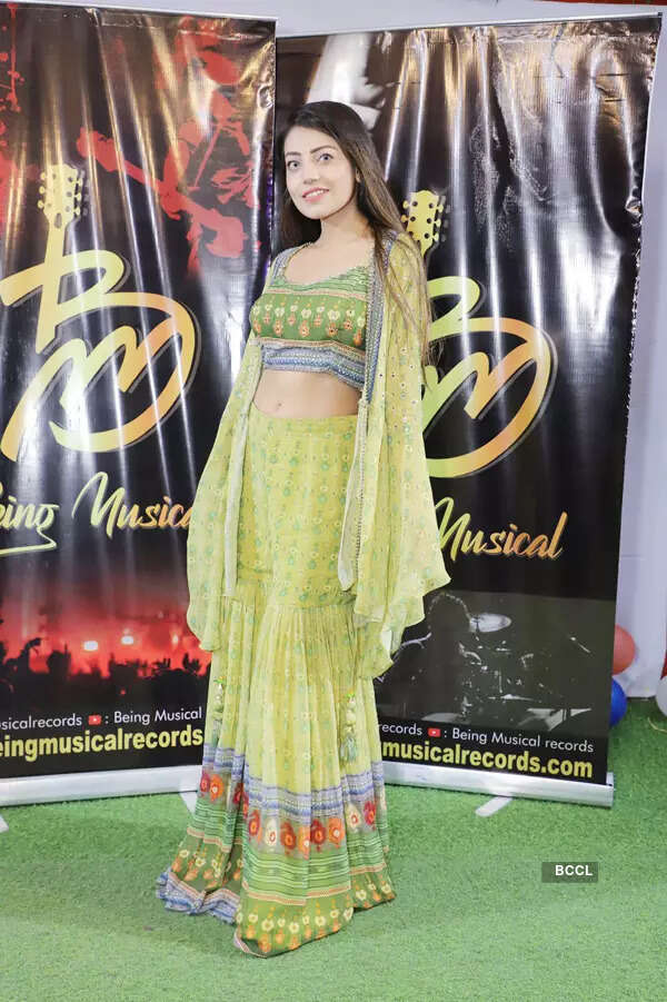 Afreen Rahat's new song 'Kaali Bindi' out; fans shower their love for the actress