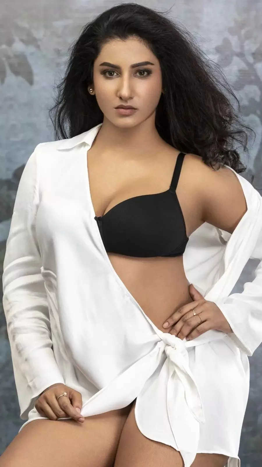 Vishnupriya Bhimeneni ups the hotness quotient in these outfits | Times of  India