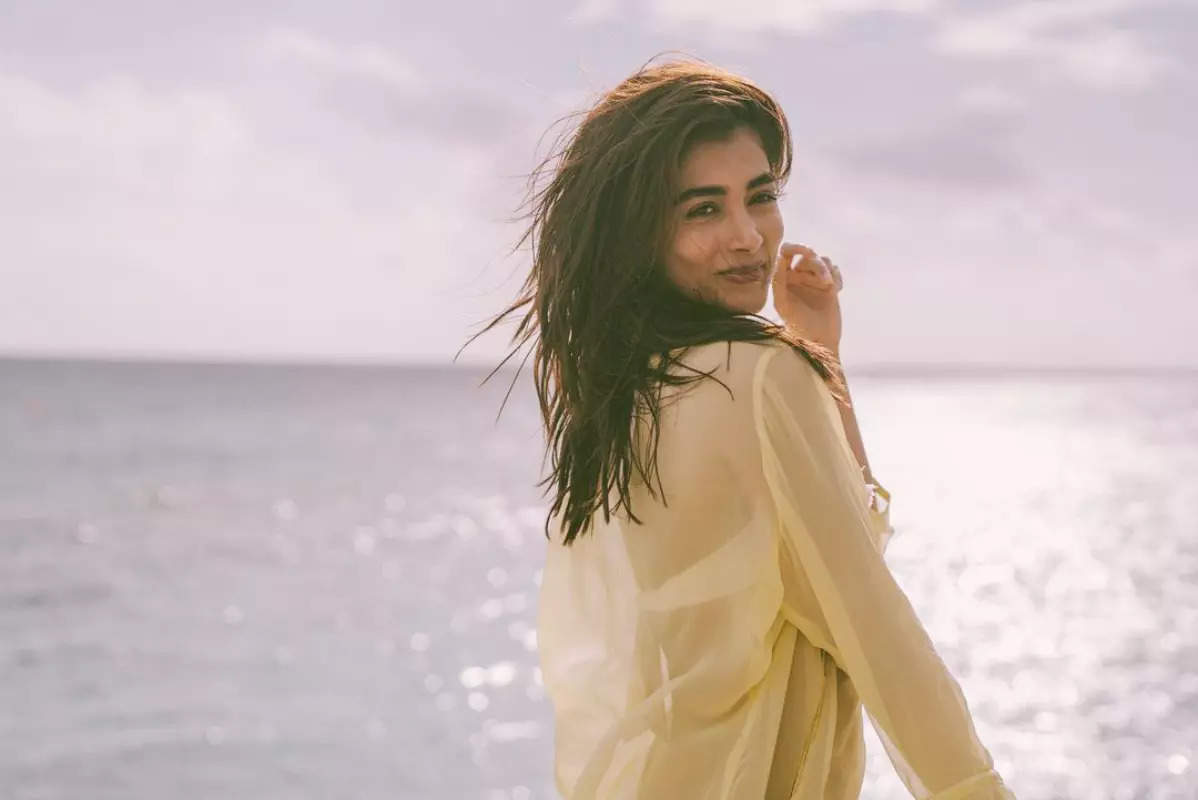 Pooja Hegde stuns in bikini, drops gorgeous pictures from her Thailand vacay