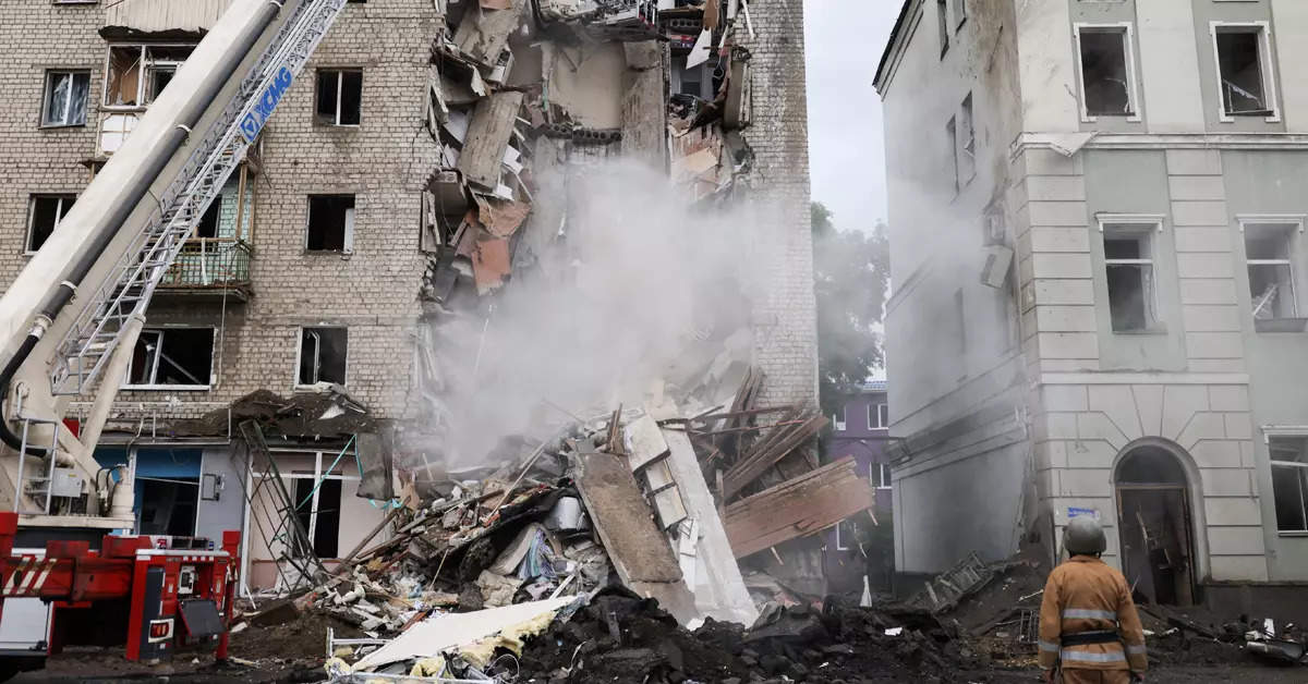 Russian bombardment turns Ukrainian cities into rubble; see pics