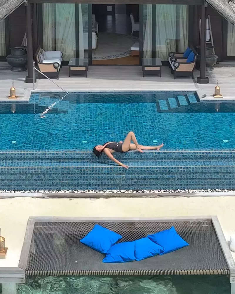 Hitting back at trolls for calling her ‘gold digger’, Sushmita Sen shares a new pool picture from her vacay