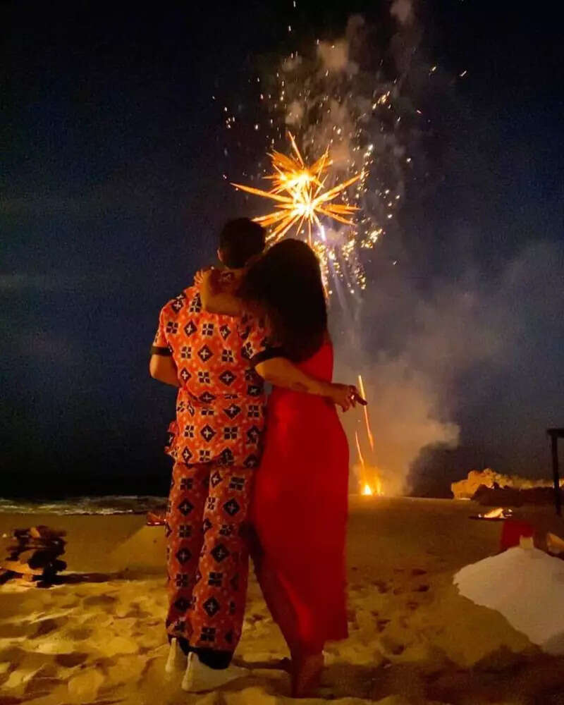 Priyanka Chopra stuns in a red cutout dress at 40th beachside b&rsquo;day party, Nick Jonas calls her 'Jewel of July'