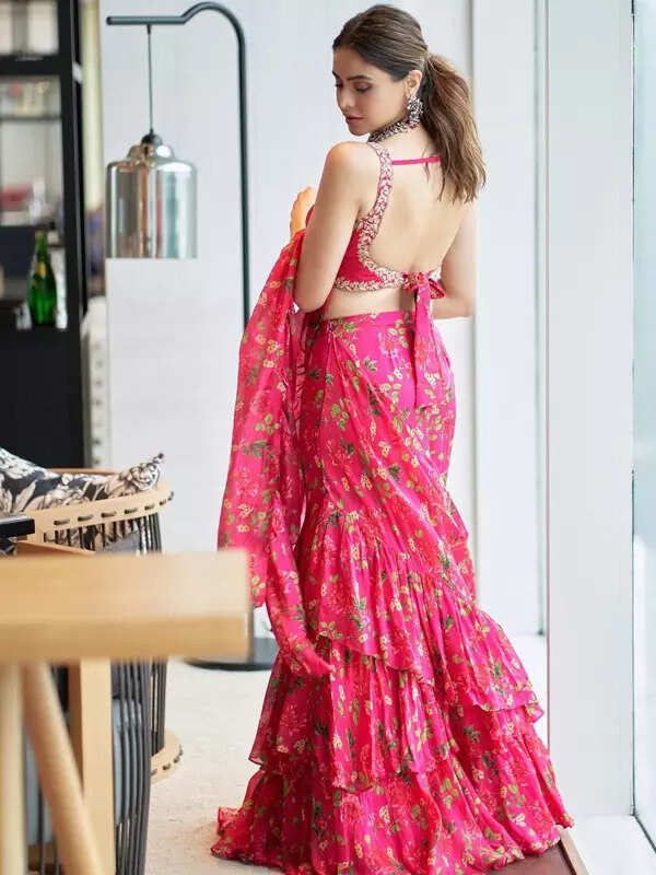 <BR> sets the temperature soaring with these pictures!