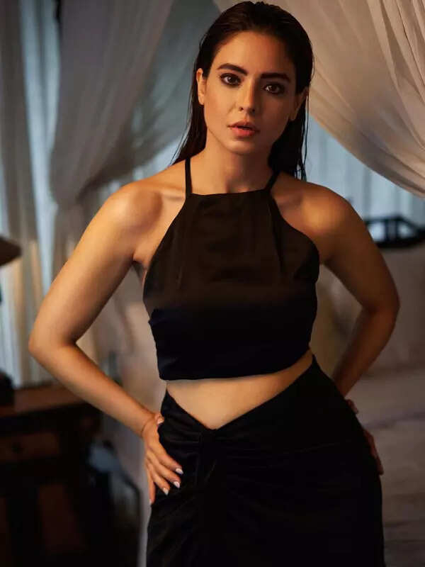 <BR> sets the temperature soaring with these pictures!