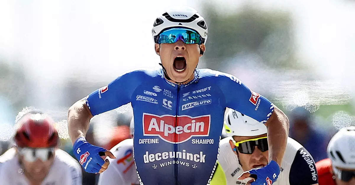 These images capture the best moments of Tour de France