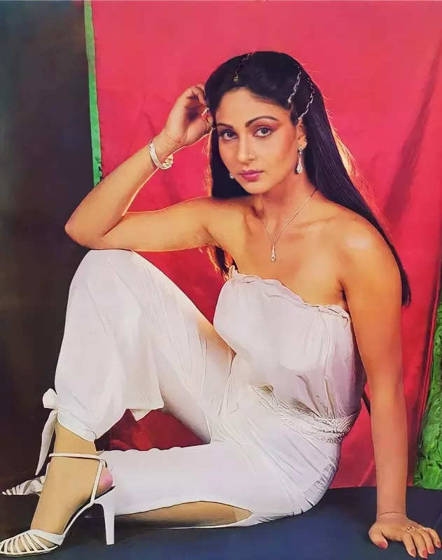 #ETimesTrendsetters: Rati Agnihotri, the charming star who bewitched everyone with her elegant style