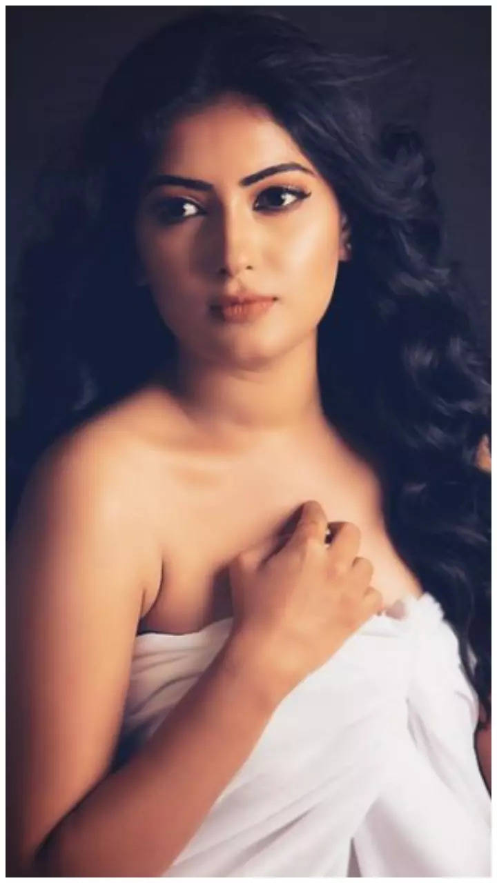 Bhojpuri celebs who stripped naked for camera | Times of India