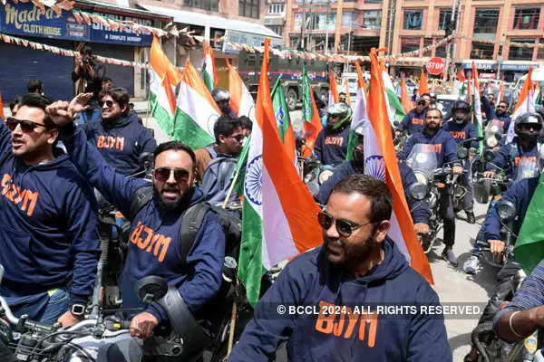 Kargil Vijay Diwas: BJP flags off first-ever 'Tiranga Yatra' from Srinagar's Lal Chowk