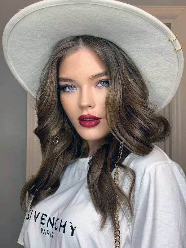 Anna Linnikova wins the Miss Russia 2022 crown