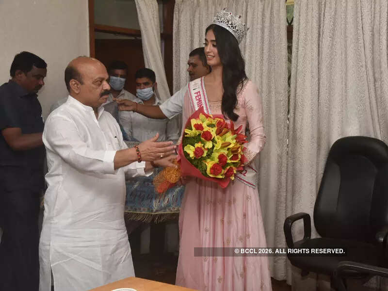 Sini Shetty's homecoming pictures