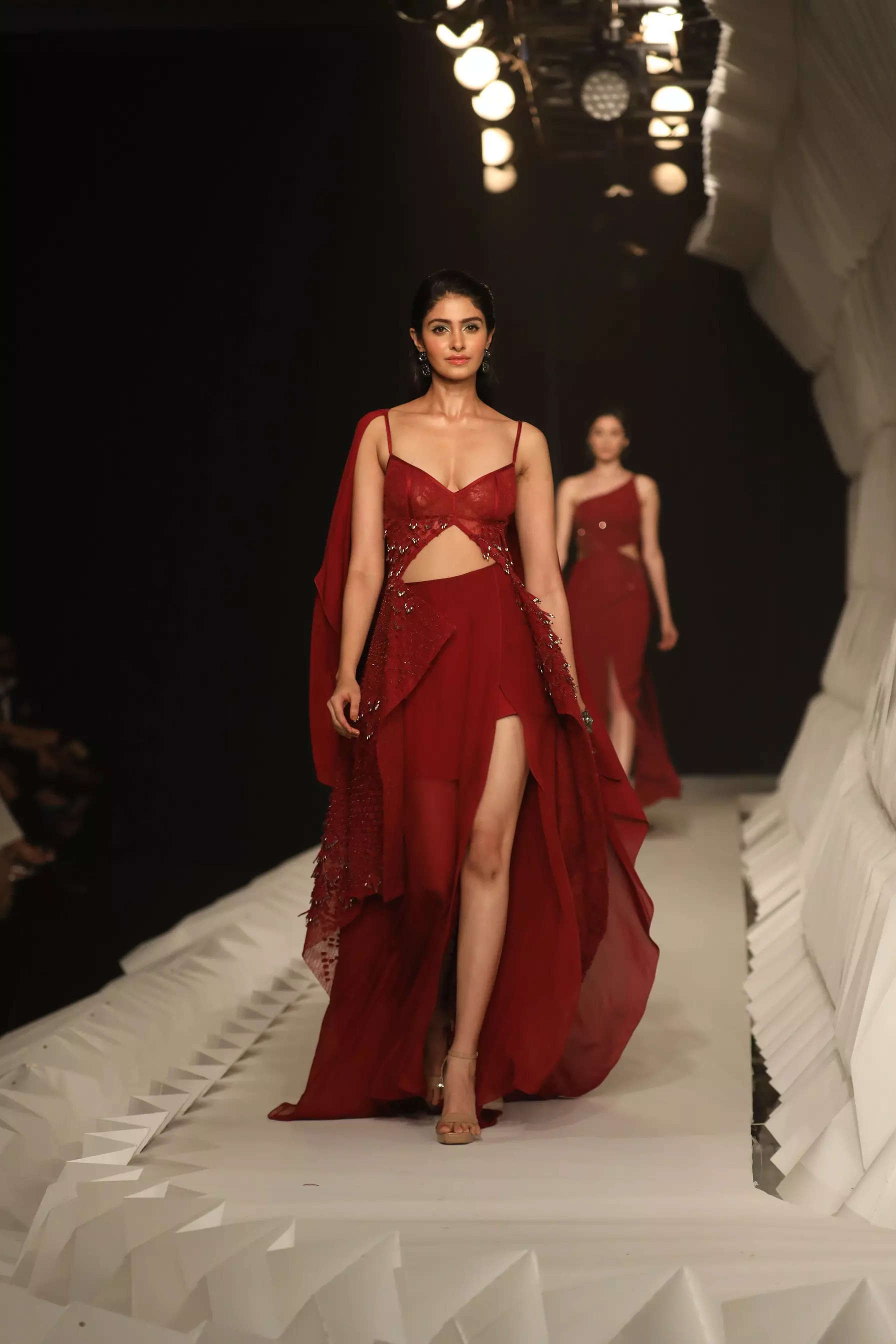 ROHIT GANDHI-RAHUL KHANNA AT FDCI INDIA COUTURE WEEK 2022  (41)
