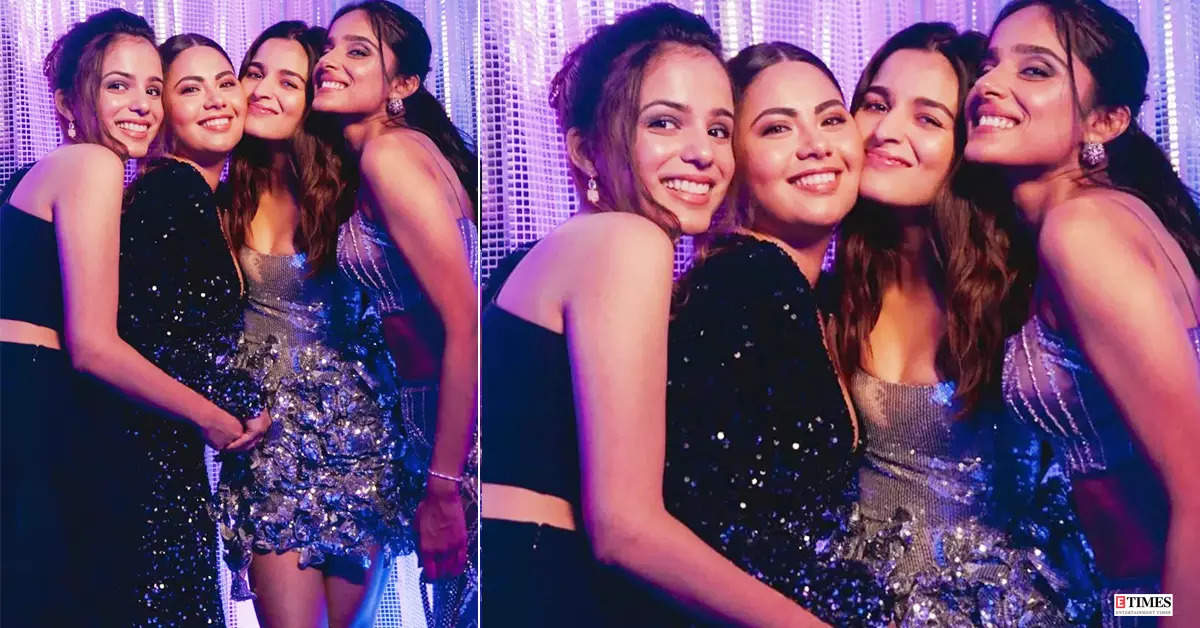 This unseen picture of mommy-to-be Alia Bhatt from her wedding cocktail party is winning the internet