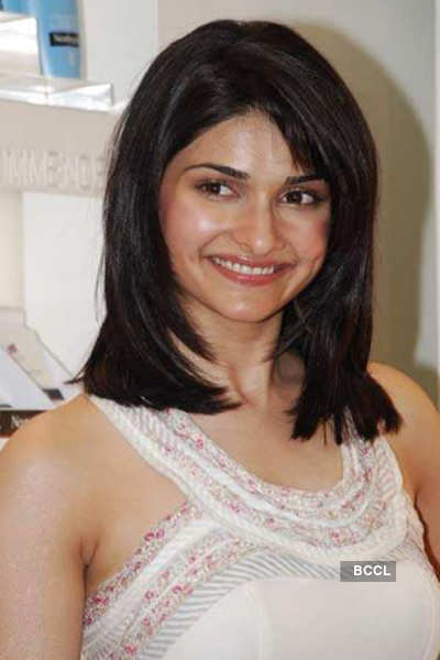 Prachi Desai's Portfolio Pics