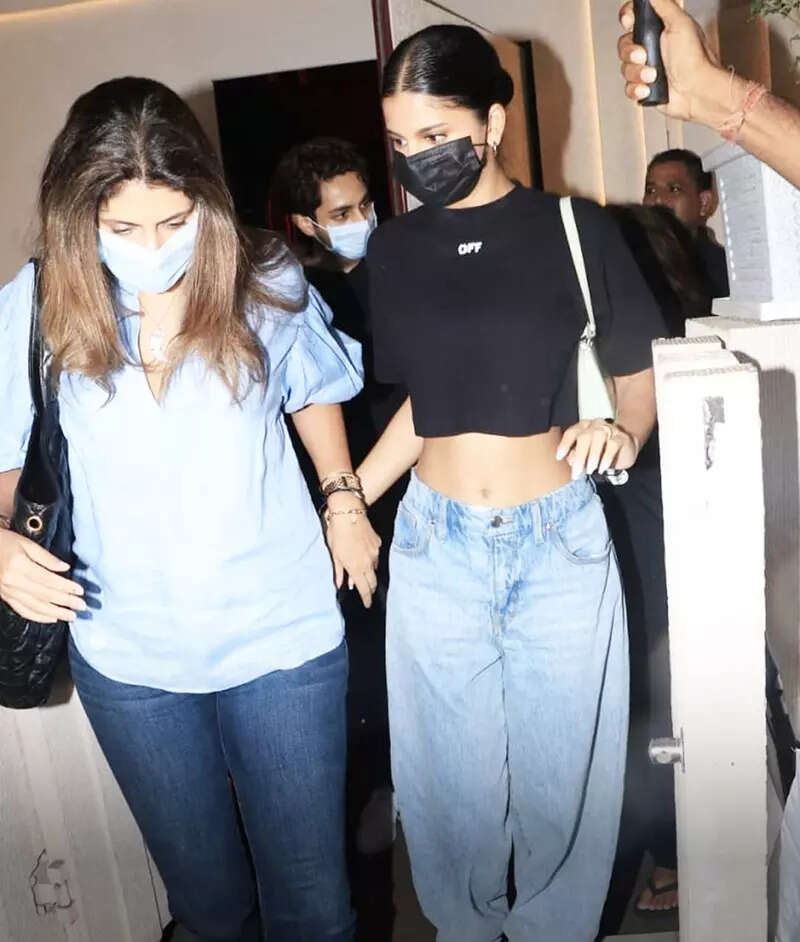 Suhana Khan flaunts her toned midriff in a crop top in these new pictures from her dinner outing with Agastya Nanda