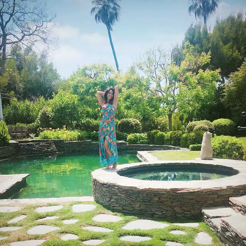 Mallika Sherawat is gearing up for the weekend; raises temperatures with her latest pictures