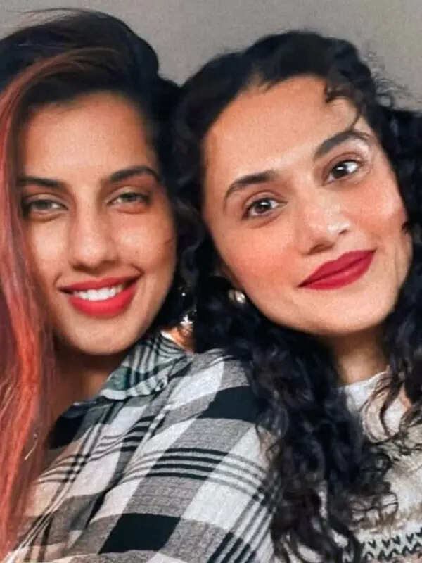 Taapsee Pannu and Shagun Pannu's pictures