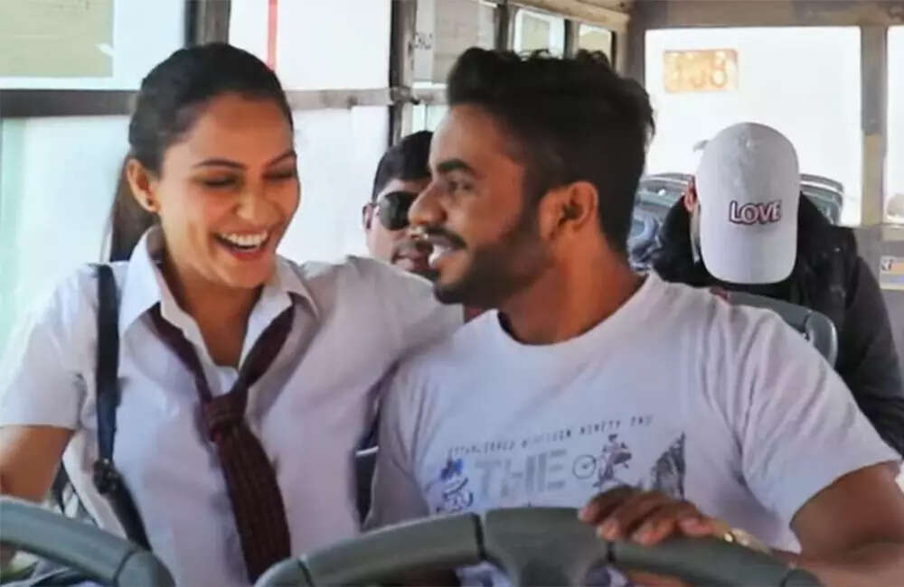 come-on-yaar2