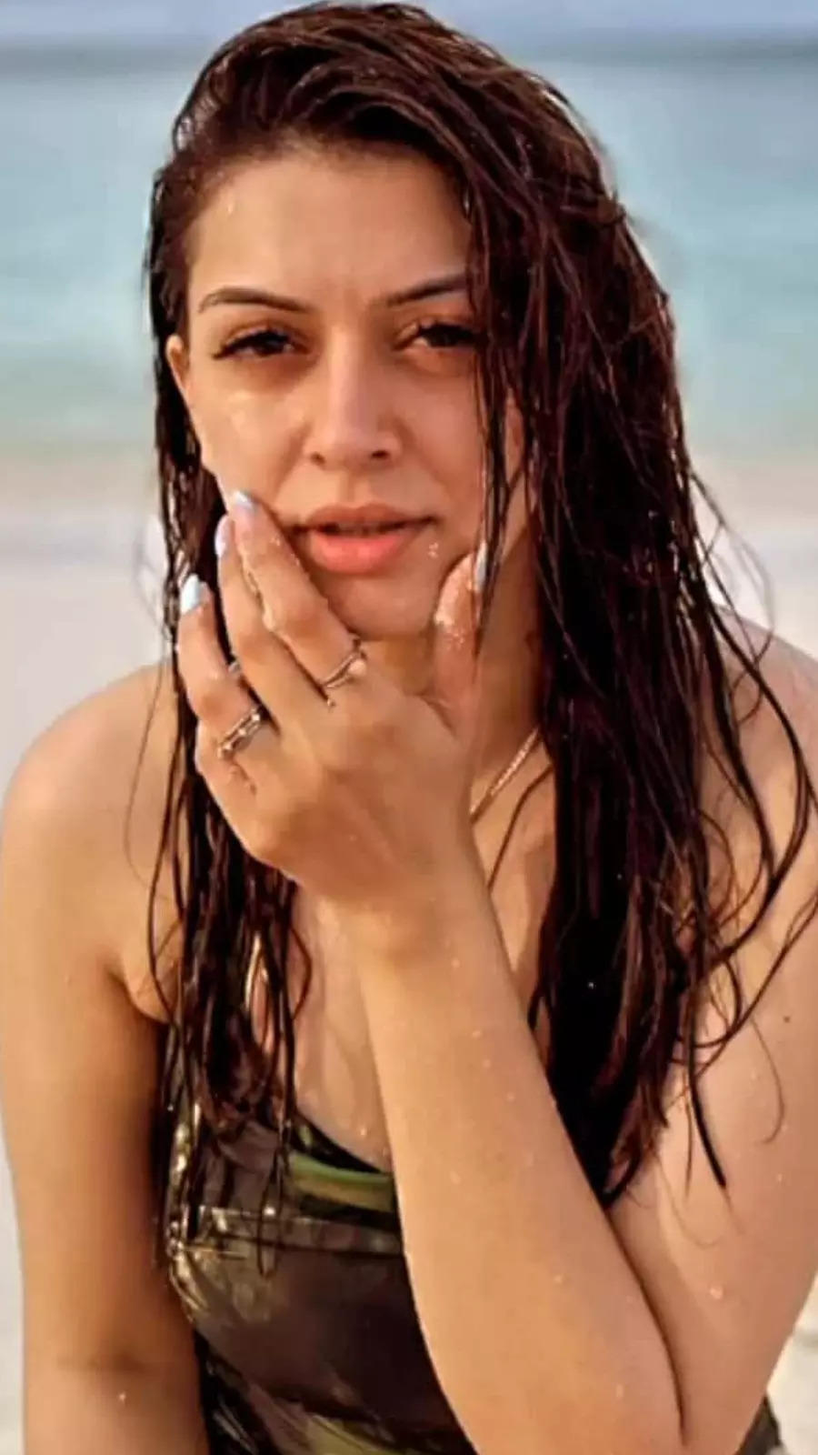 10 times Hansika Motwani slew in a beach wear | Times of India