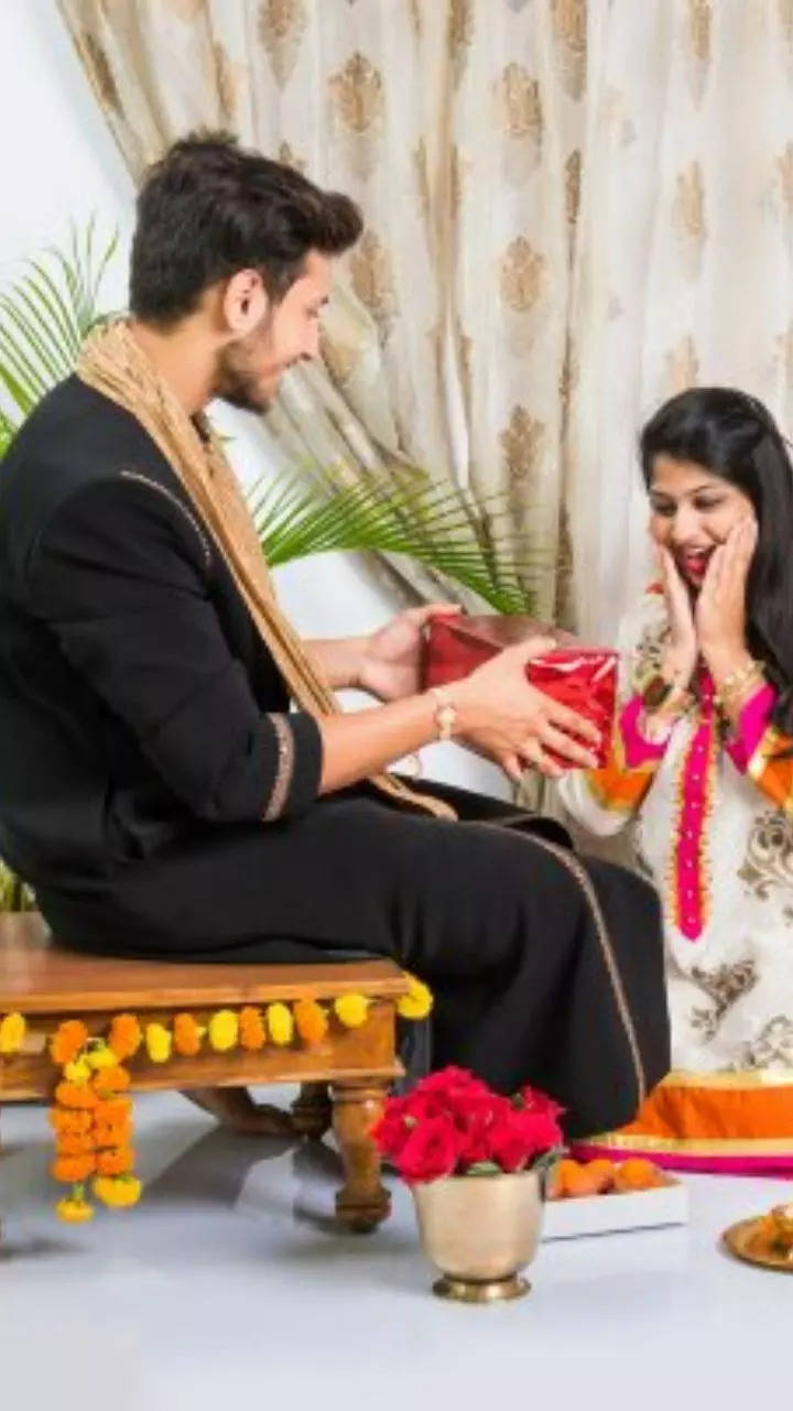 Happy Raksha Bandhan 2023: Images, Cards, Wishes, Messages, Greetings,  Quotes, Pictures, GIFs and Wallpapers - Times of India