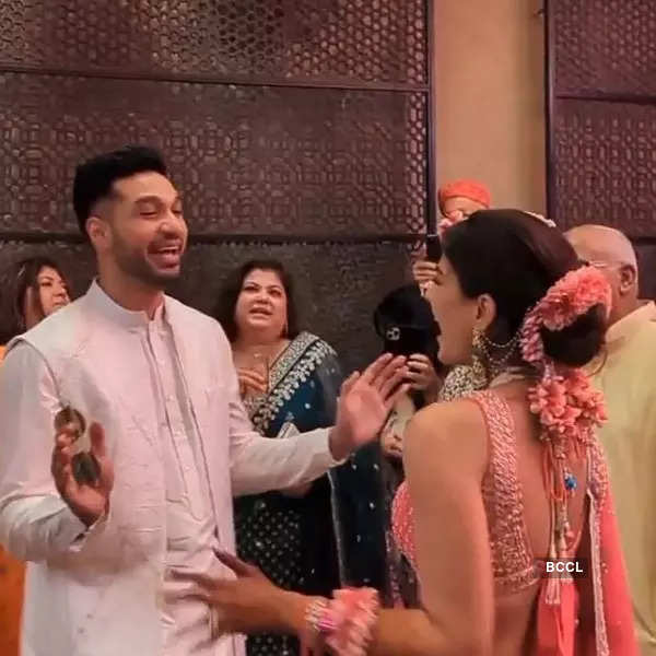 Arjun Kanungo Ties The Knot With Carla Dennis Inside Pictures From Wedding Festivities Go Viral 6331