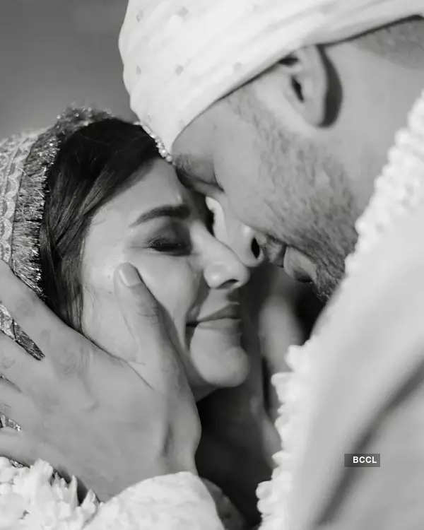 Arjun Kanungo Ties The Knot With Carla Dennis Inside Pictures From Wedding Festivities Go Viral 7847