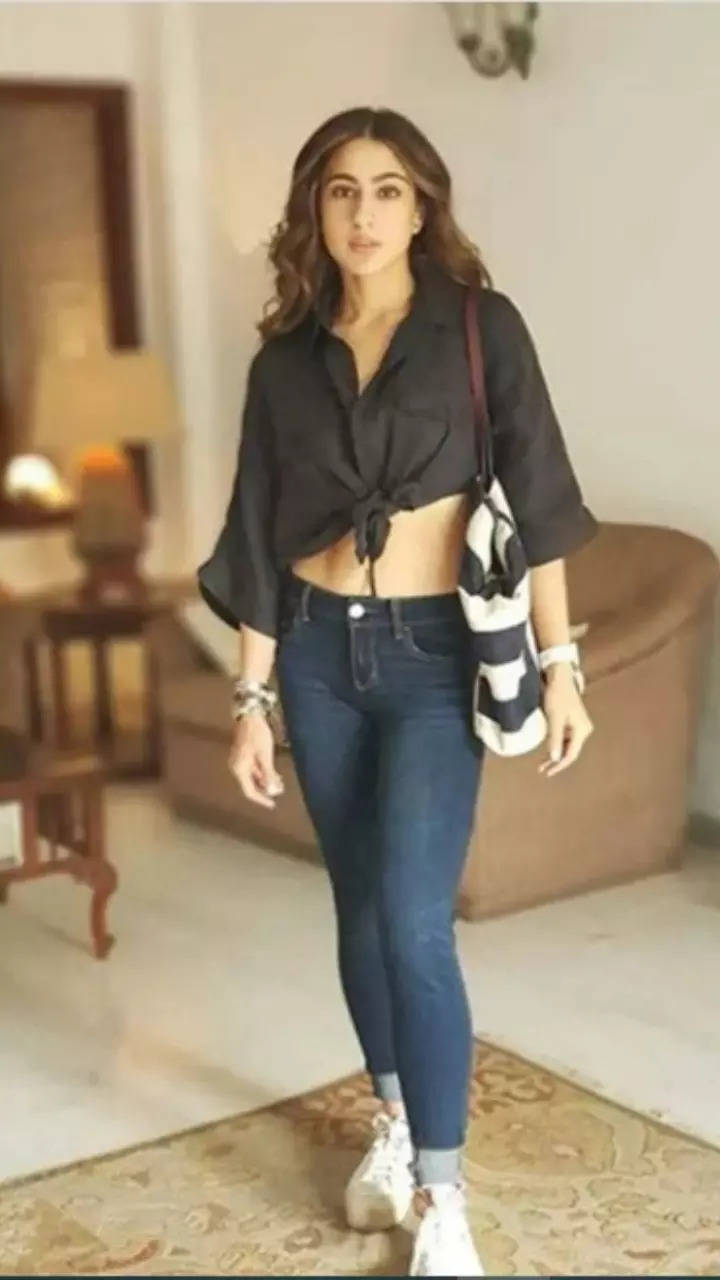 Sara khan in store jeans