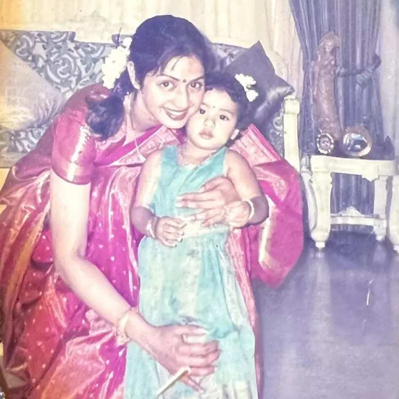 Sridevi’s birth anniversary: Janhvi & Khushi Kapoor remember mother with heart-touching pictures