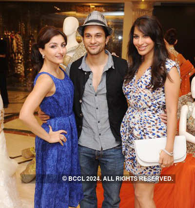 Soha, Kunal & Sophie @ boutique launch