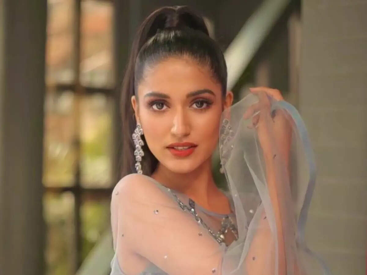 ojasvi How does LIVA Miss Popular Choice 2022 nominee Ojasvi Sharma