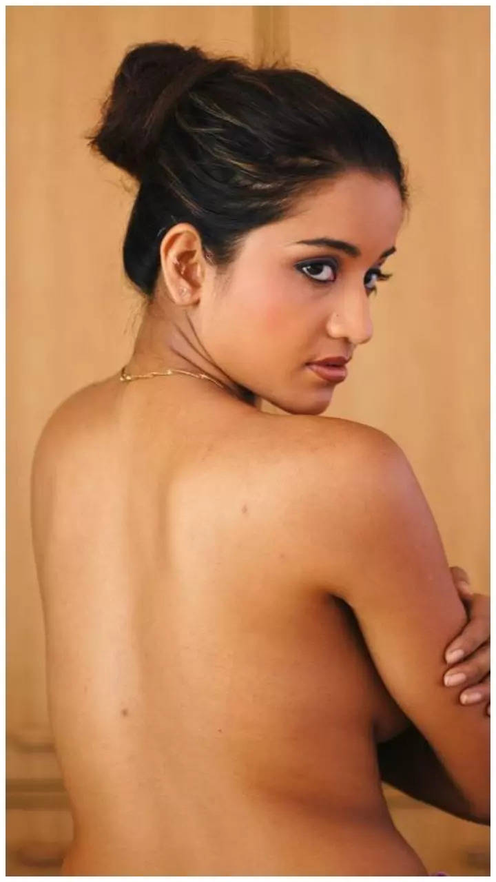 Monalisa: Unrecgonisable pics of the actress | Times of India