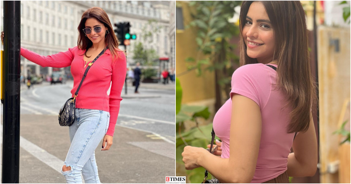 <BR> sets the temperature soaring with these pictures!