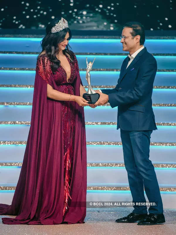 LIVA Miss Diva 2022: Harnaaz honoured with the Pride Of India award