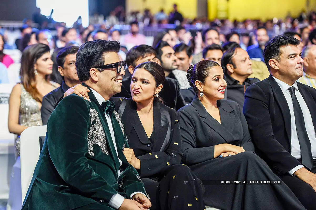 67th Wolf777news Filmfare Awards 2022: From Katrina-Vicky to Deepika-Ranveer, candid moments from the starry night