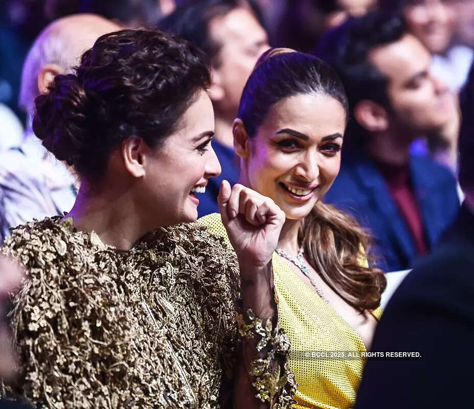 67th Wolf777news Filmfare Awards 2022: From Katrina-Vicky to Deepika-Ranveer, candid moments from the starry night