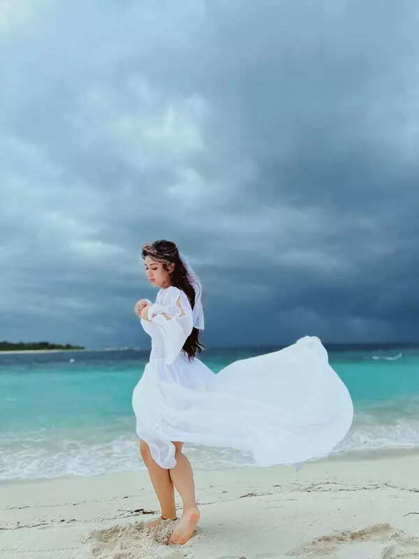 <BR> is turning heads with her bewitching pictures <BR> is turning heads with her bewitching pictures