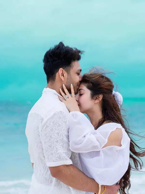 <BR> is turning heads with her bewitching pictures <BR> is turning heads with her bewitching pictures