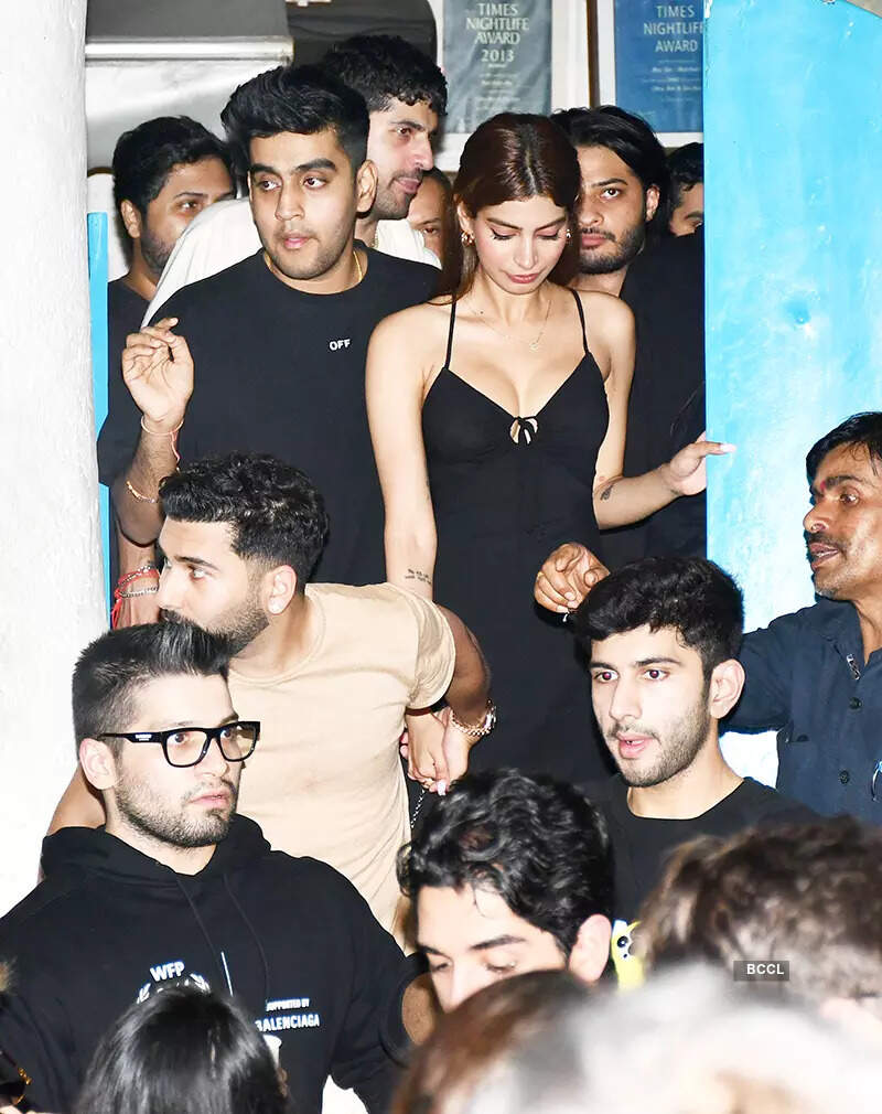 Nysa Devgan looks glamorous in mini dress in these new pictures; parties with gorgeous Khushi Kapoor