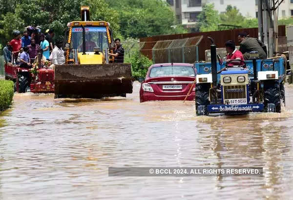 Heavy rain disrupts normal life in Bengaluru