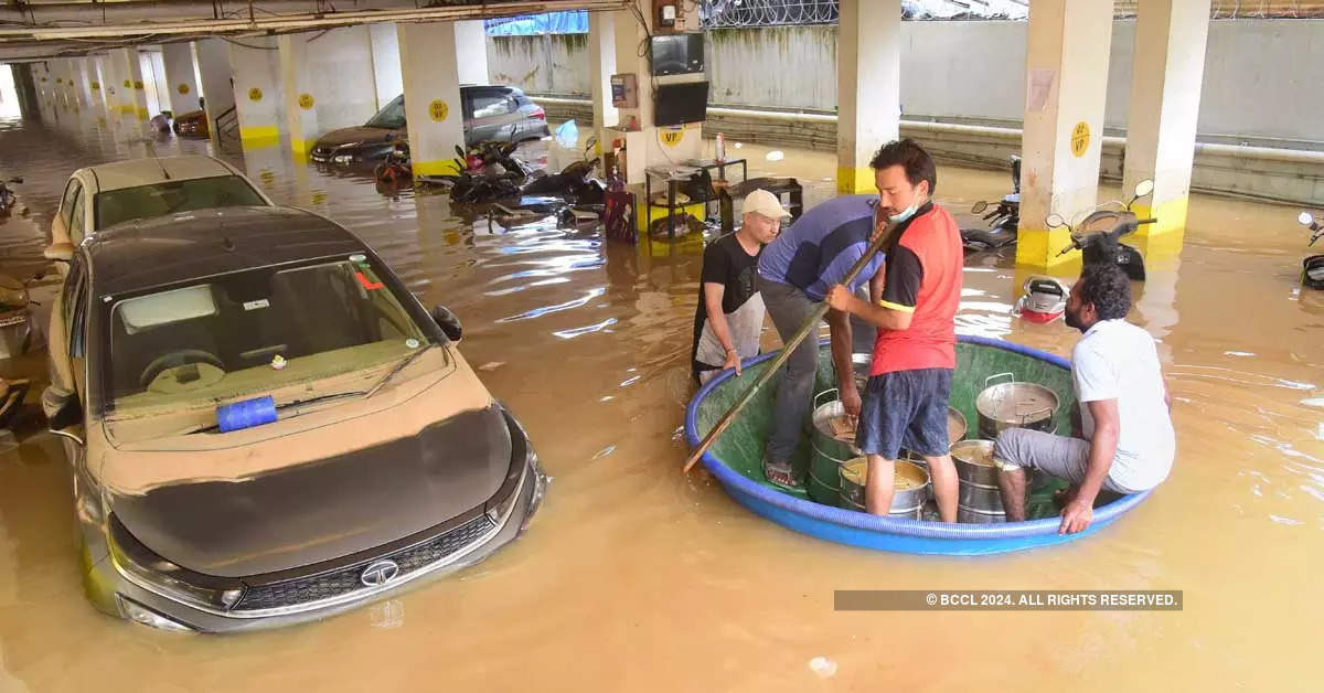 Heavy rain disrupts normal life in Bengaluru