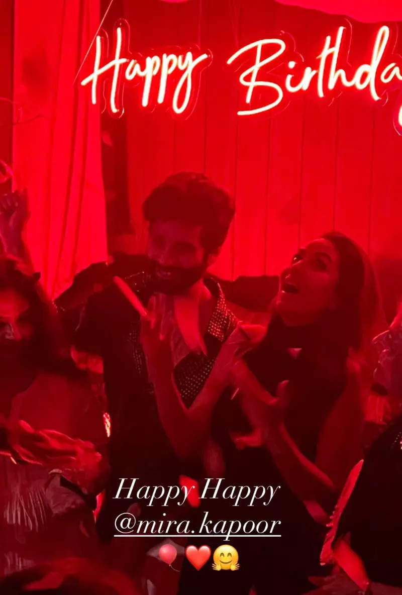 Inside Pictures From Mira Rajput's Birthday Party With Shahid Kapoor ...