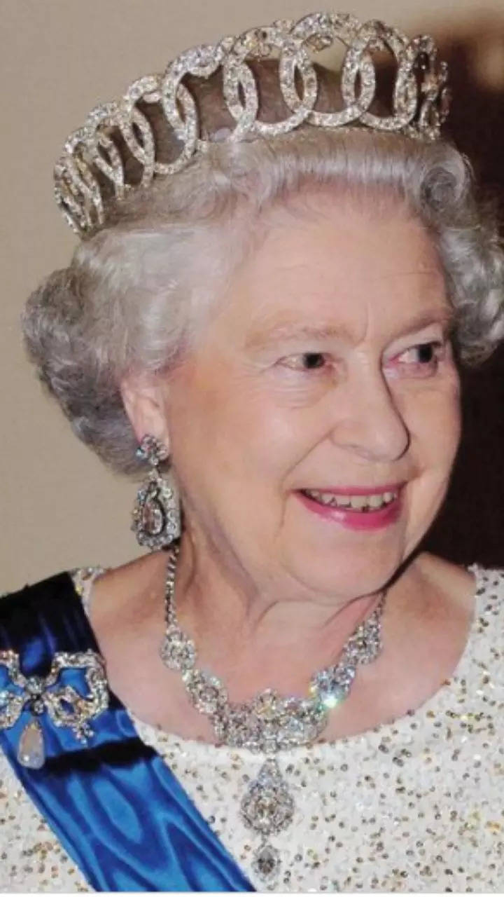 Queen Elizabeth II and her love for reading | Times of India
