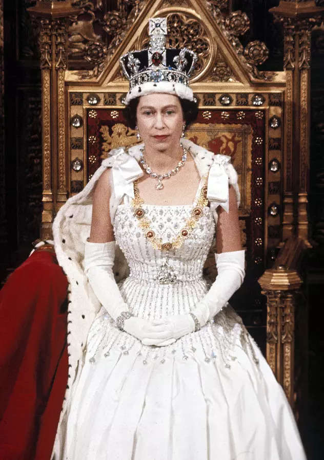 40 throwback pictures of Queen Elizabeth II